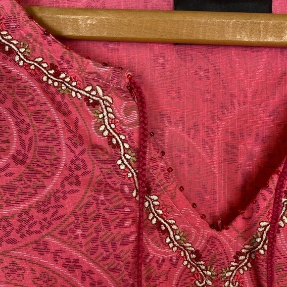 Avenue Boho Top Embroidery Detail Neck and Cuffs 100% Cotton Sz 14/16 - Picture 9 of 10